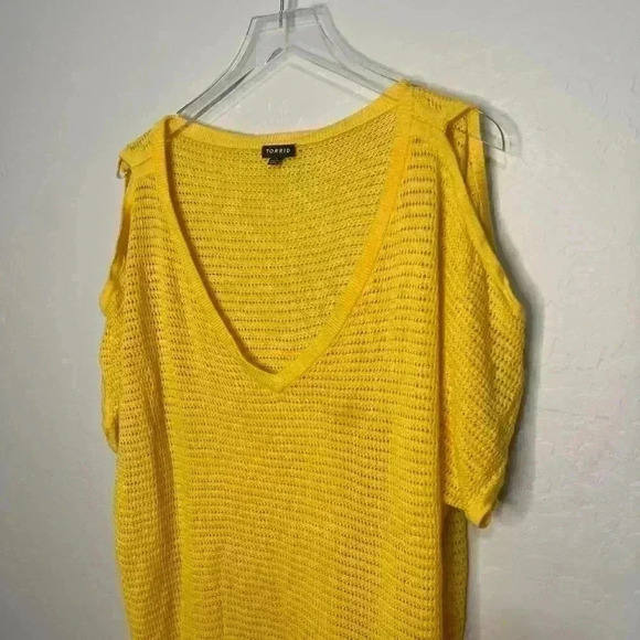 Torrid Yellow Open Shoulder Knit Short Sleeve Top 3 3X 22/24 - Picture 4 of 7